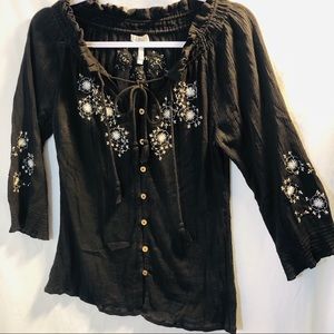 Joie long sleeve crinkle floral black & white top